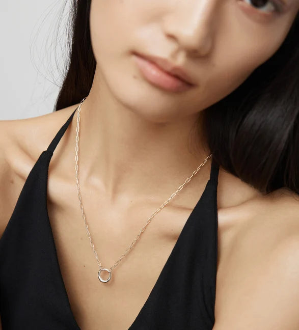 How Do You Style Necklace Silver? The 2026 Guide