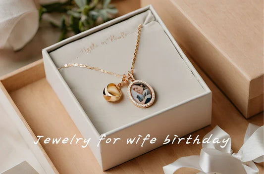 Birthday Gifts for Her: The Ultimate Gift Guide