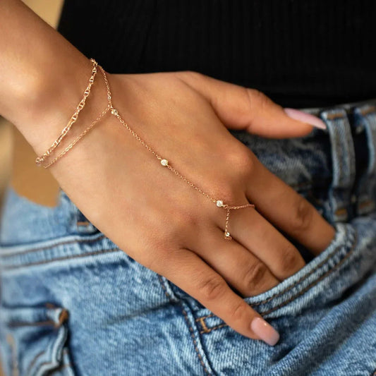 Finger Chain: Sparkle from Knuckle to Wrist