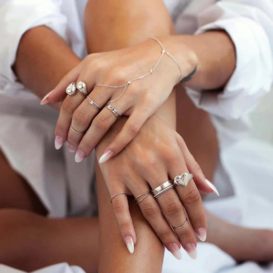 Hand Chain Silver: Minimalist Shine, Maximum Impact