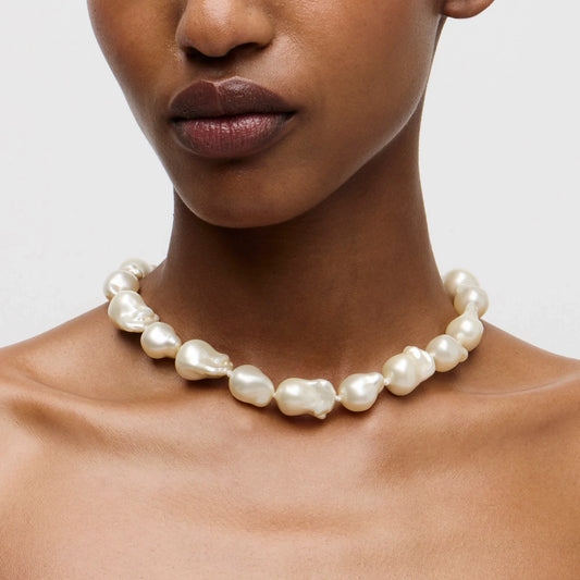 Baroque Pearl Necklace: Redefining Modern Elegance