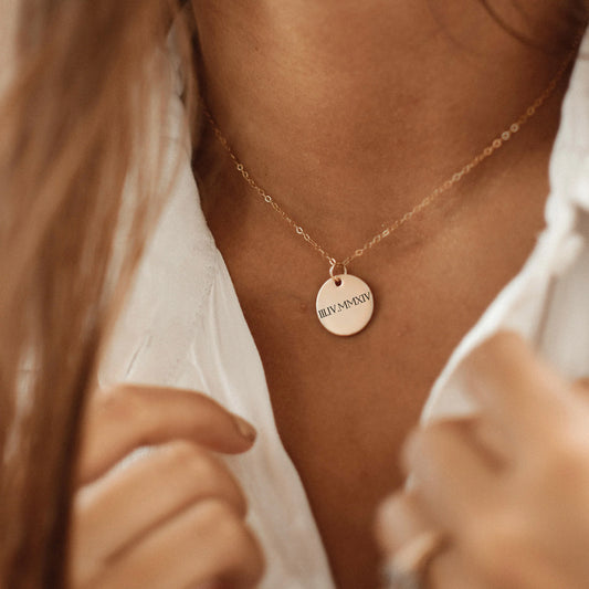 Necklaces for Girlfriend: Your Guide to a Winning Gift
