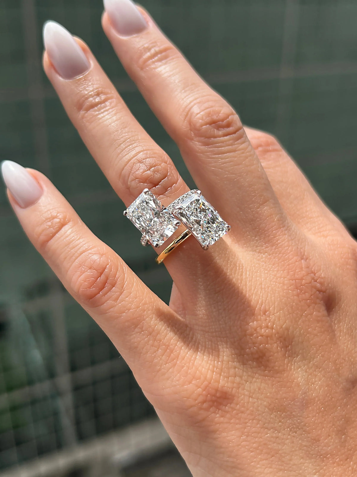 White Gold Jewellery Ring: Sleek Elegance for Every Moment