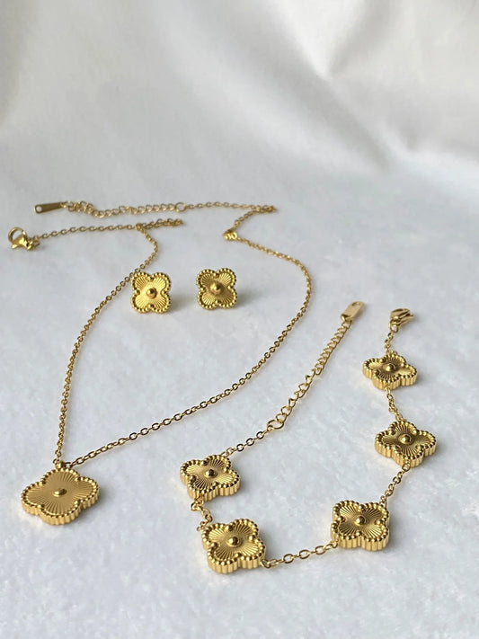 Gold Van Cleef Necklace: Iconic Sparkle