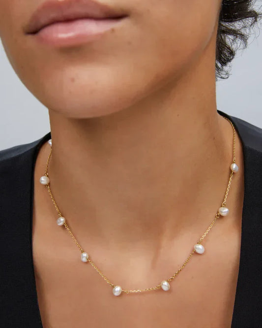 Gold and Pearl Necklace: Elevate Your Style with This Classic Duo