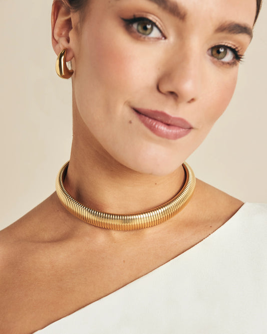 Gold Choker Gold: The Must-Have Accessory for Shine