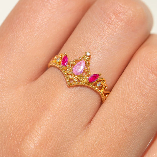 Aurora Ring: Dreamy Style for Every Hand