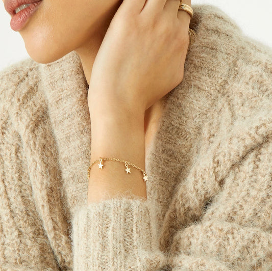Female Bracelet Gold: Elegance for Every Outfit
