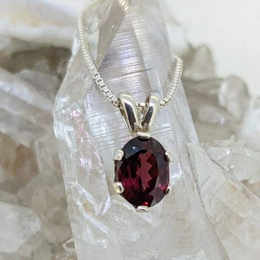 Garnet Jewelry: From Classic Red to Boho Chic