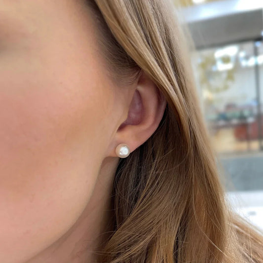 Pearl Stud Earrings: Simply Stunning Pearls