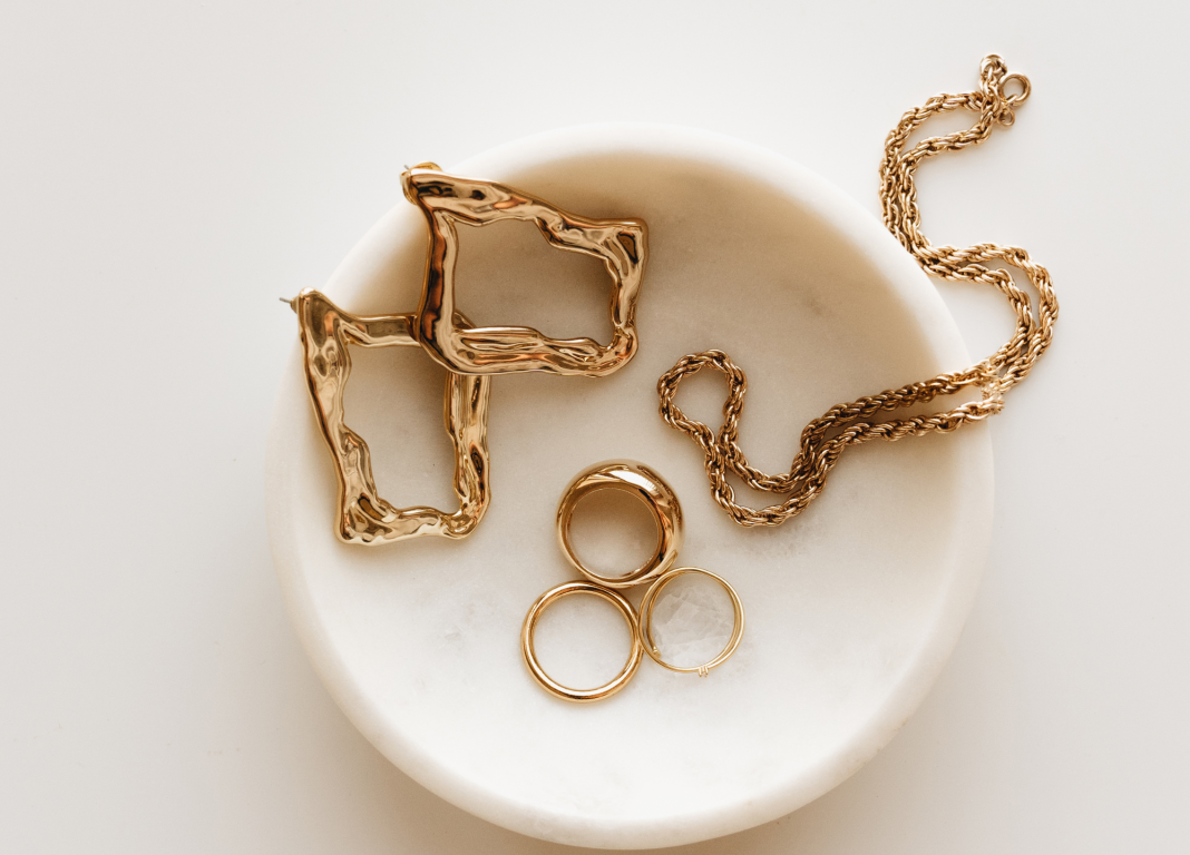 How to Tell If Jewelry Is Real Gold: Simple Home Tests