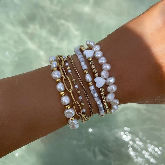 Pearl Bracelet: The Key to Effortless Elegance