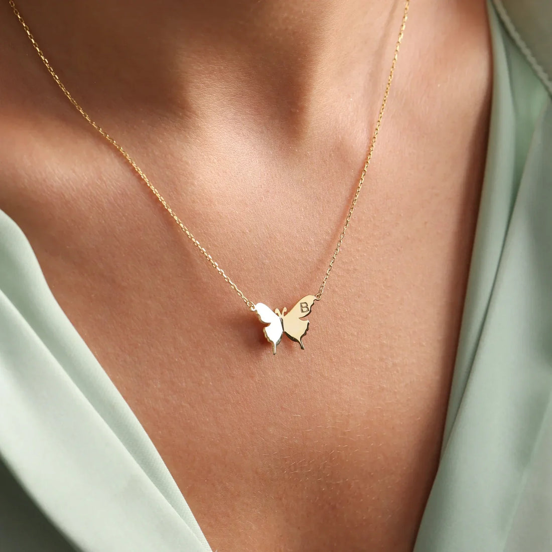 Gold Butterfly Necklace: Symbol of Beauty & Transformation