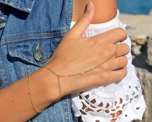 Finger Wrist Bracelet: One Piece, Double the Shine