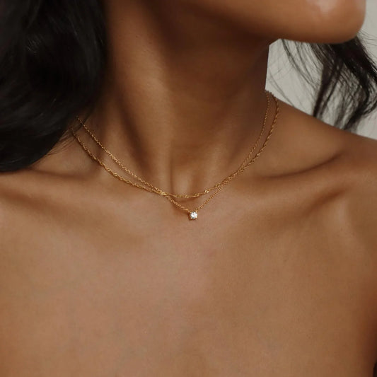 Dainty Jewelry: Effortless Style with Subtle Shine