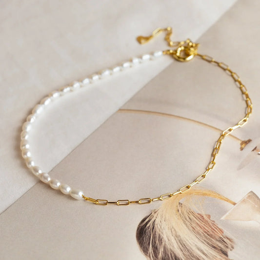 Pearl Necklace Necklace: Classic Glow, Modern Style