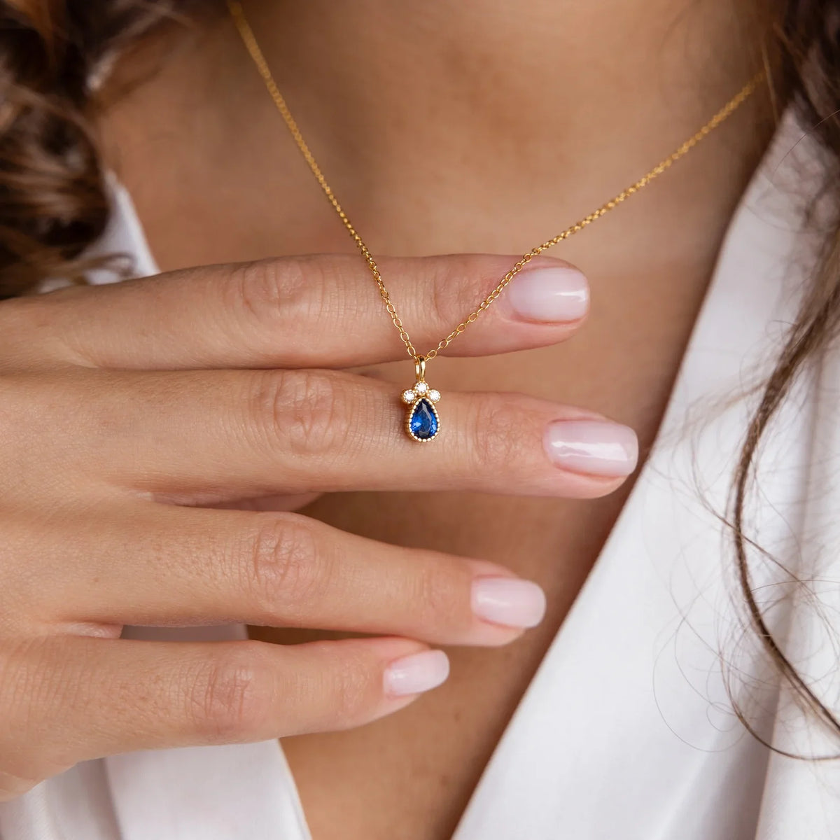 Sapphire Necklace: Deep Blue Sparkle, Timeless Style