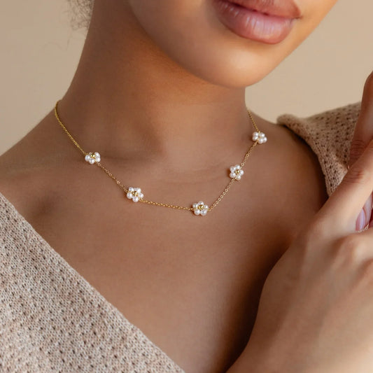 Flower Necklace: Where Style Blossoms