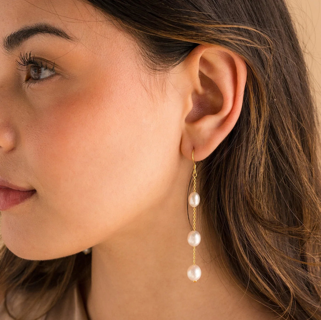 Gold Earrings with Dangle: Sparkle for Every Outfit