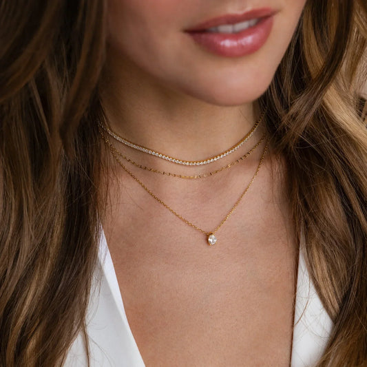 Dainty Necklaces: Delicate Sparkle, Effortless Style