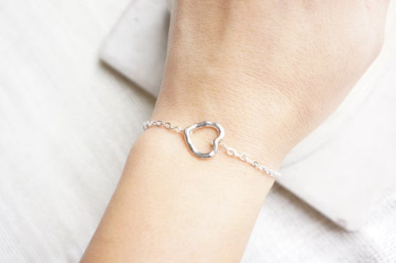 The Ultimate Gifts for Girls Guide: Trendy Ideas