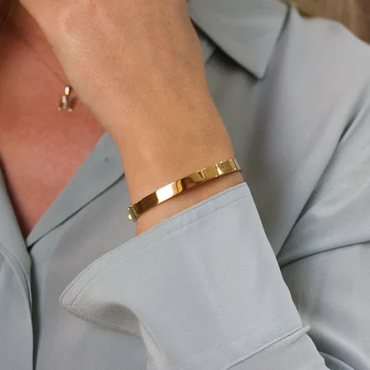 Solid Gold Bracelet: Wardrobe Must-Have