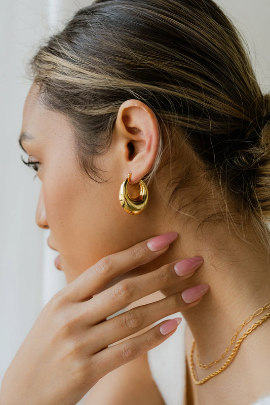 Chunky Gold Earrings: Bold Sparkle for Glam