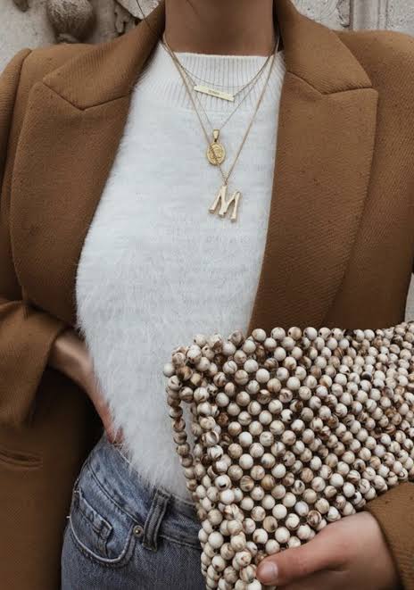 How to Match Jewelry with Outfits: A Simple Style Guide