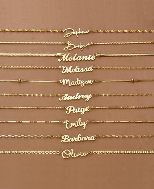 Name Necklace Guide: How to Choose the Perfect Style