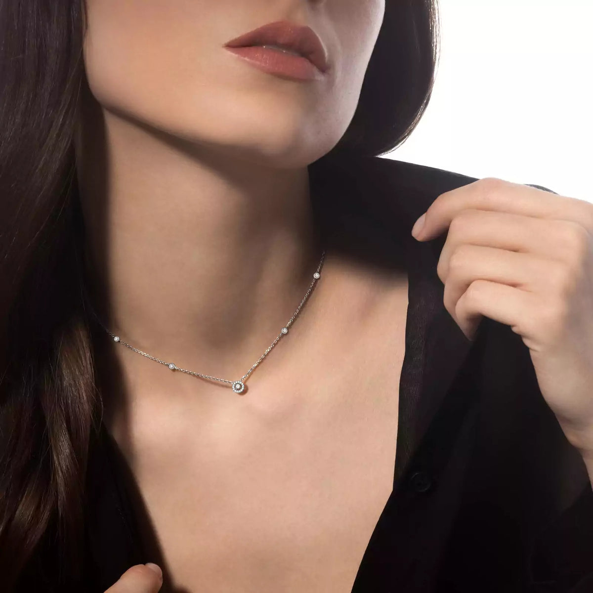 White Gold Necklace: Sleek Shine, Timeless Style