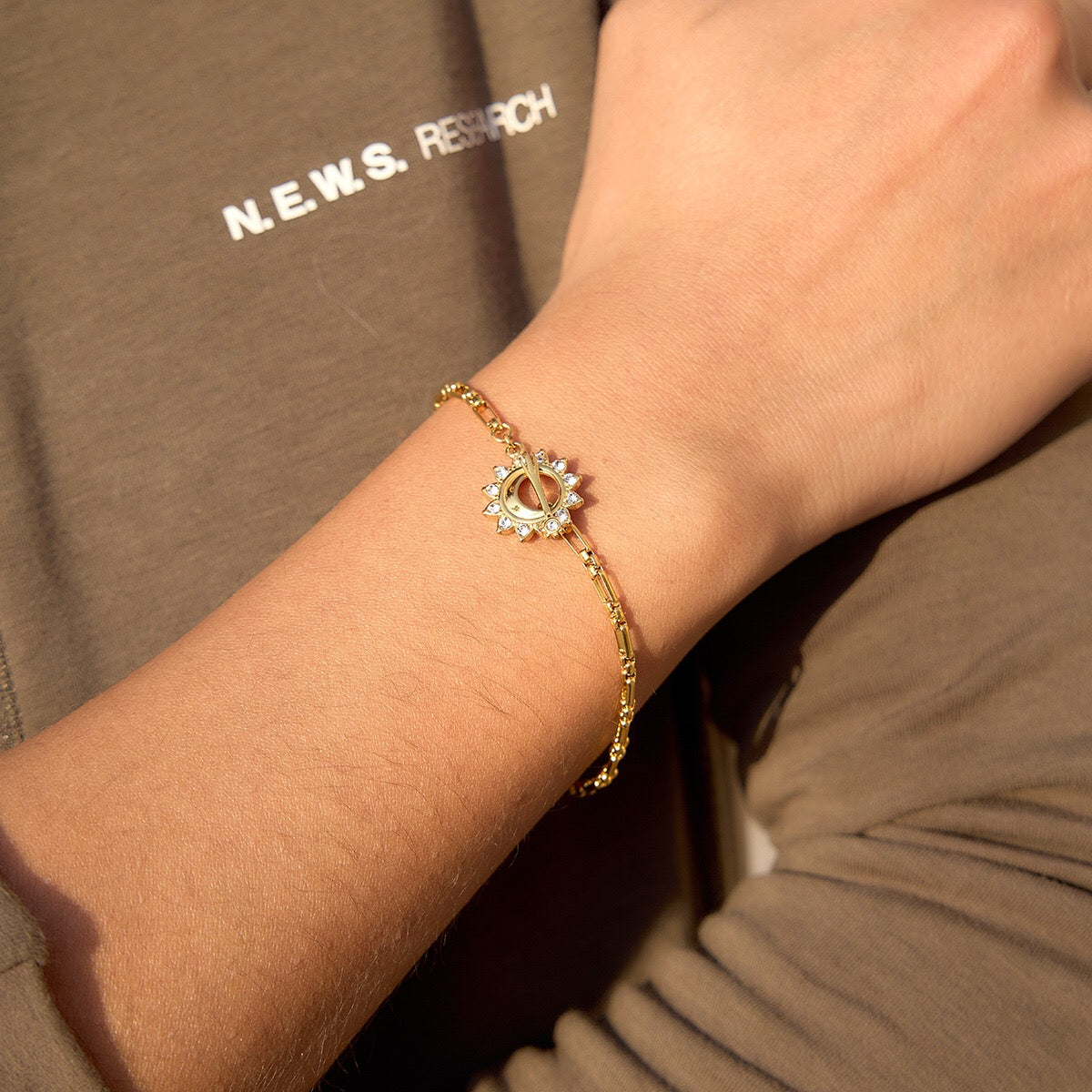 18K Gold Solstice Glow Sun Paperclip Chain Toggle Bracelet Jewelry Set