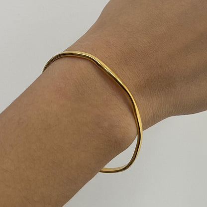 18K Gold Minimalist Edge Simple Wave Stacking Cuff Bangle Bracelet