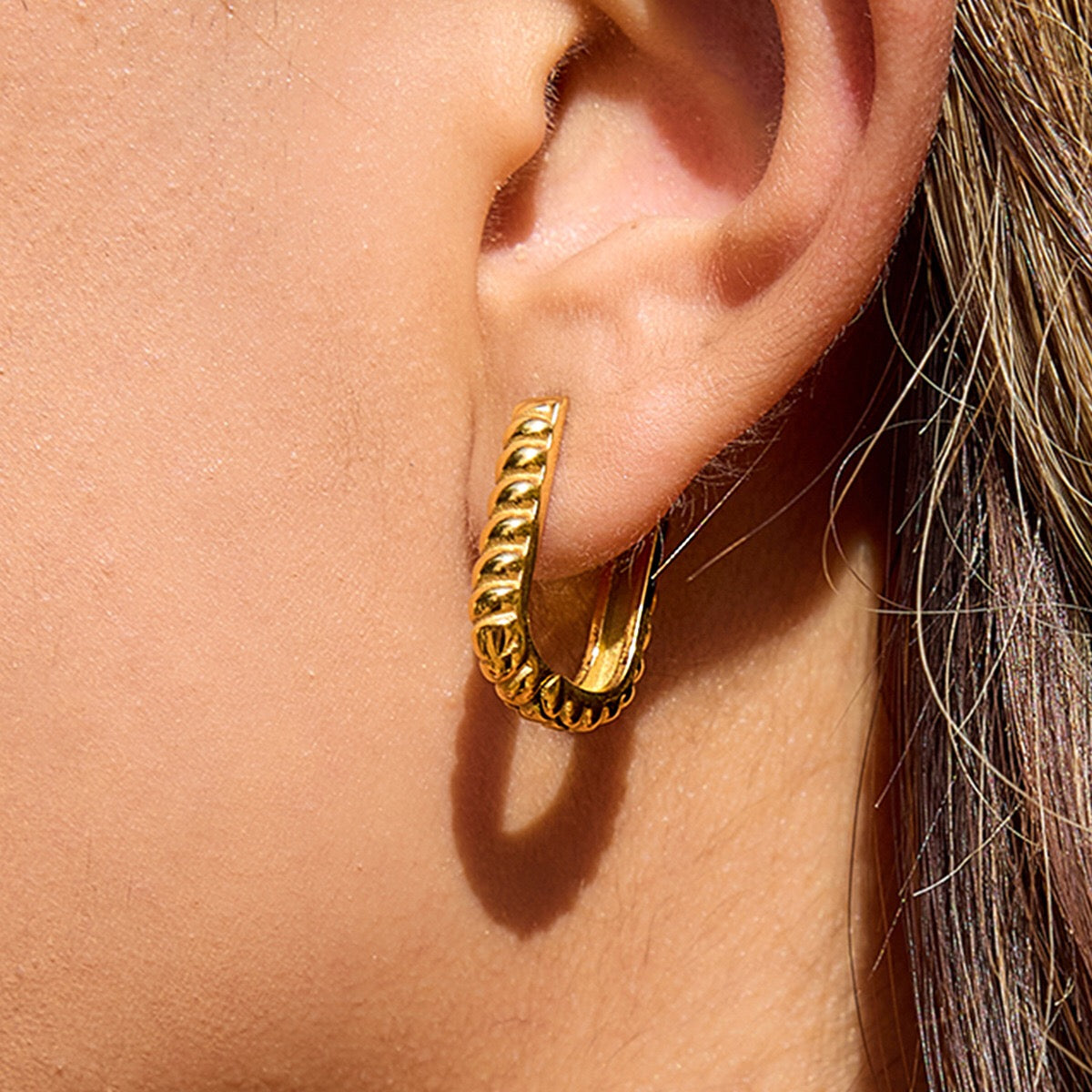 18K Gold Bare Ribbed Rectangle Huggie Earrings Cartilage Hoops Stack