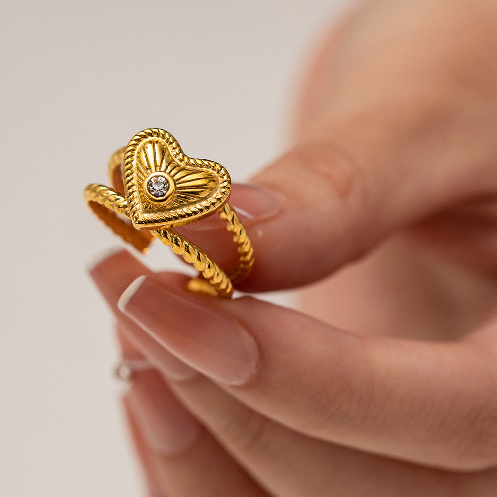 18K Gold Vintage Inspired Heart Ring