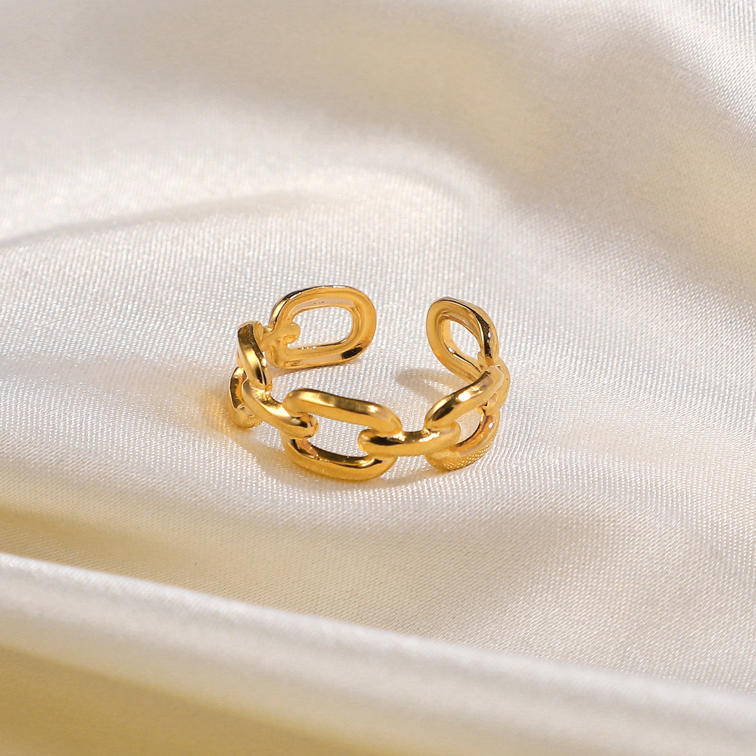 18K Gold Link Ring