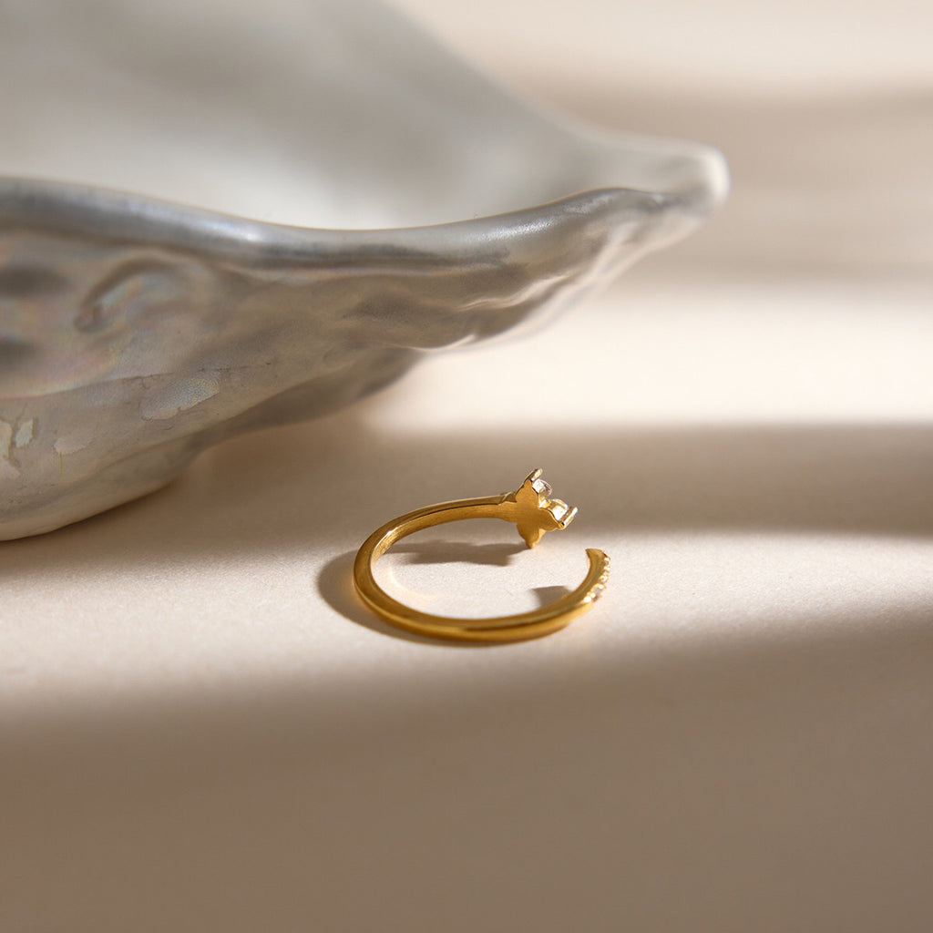 18K Gold Clover Kiss Dainty Stacking Cuff Ring