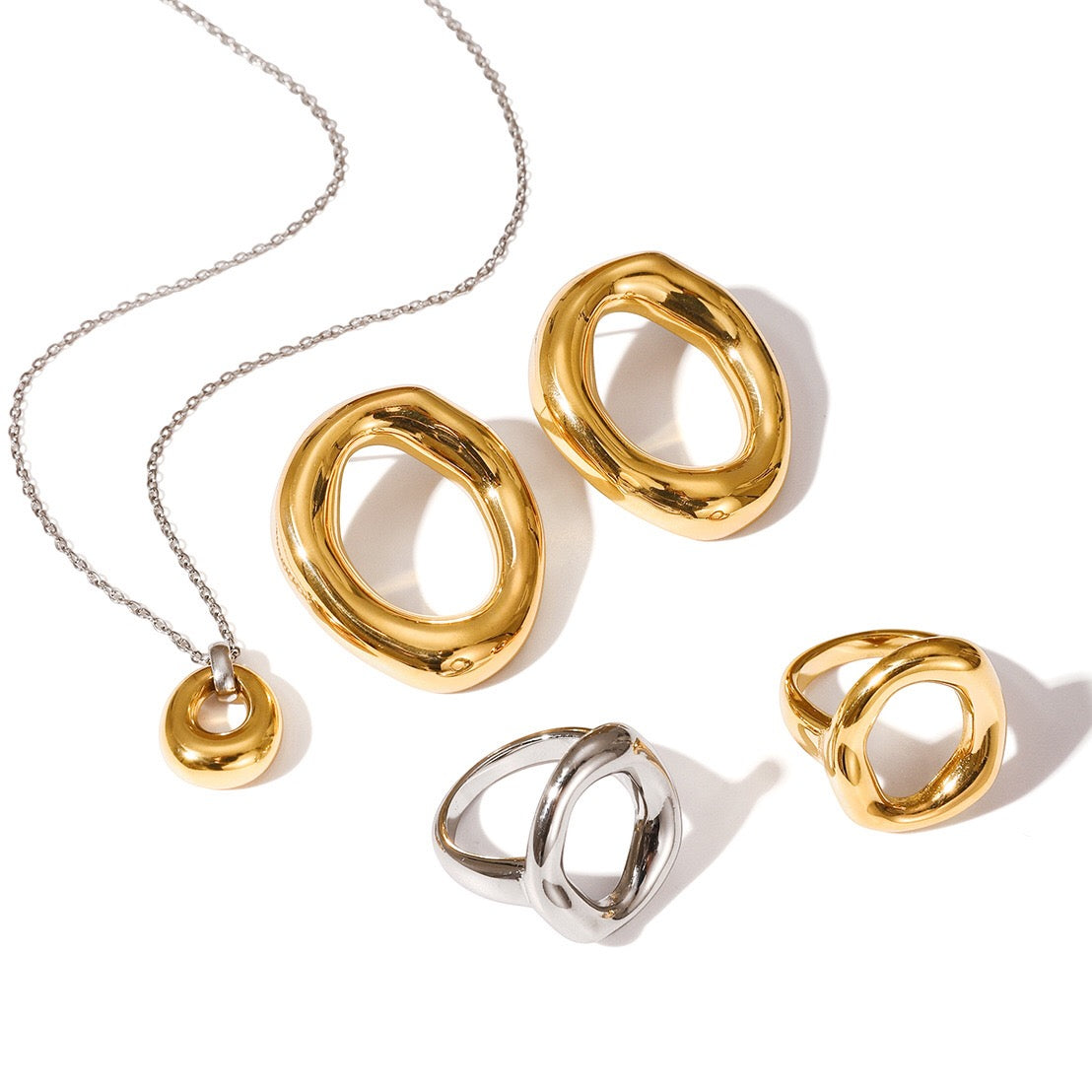 18K Gold Ocean Kissed Bubble Ring
