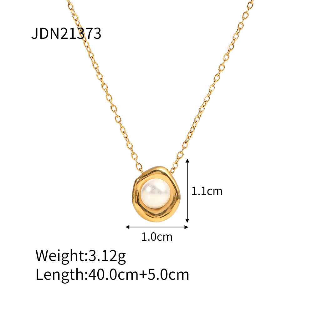 18K Gold Old Money Pearl Pendant Necklace