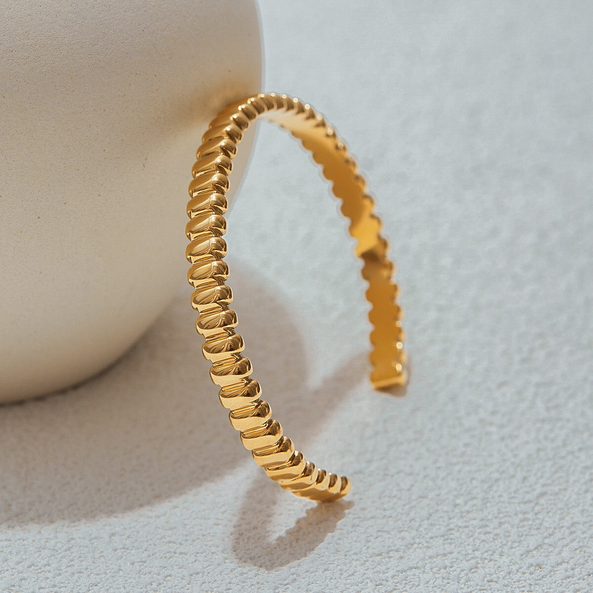 18K Gold Power Play Ribbed Cuff Bangle Paperclip Chain Bracelets Stack