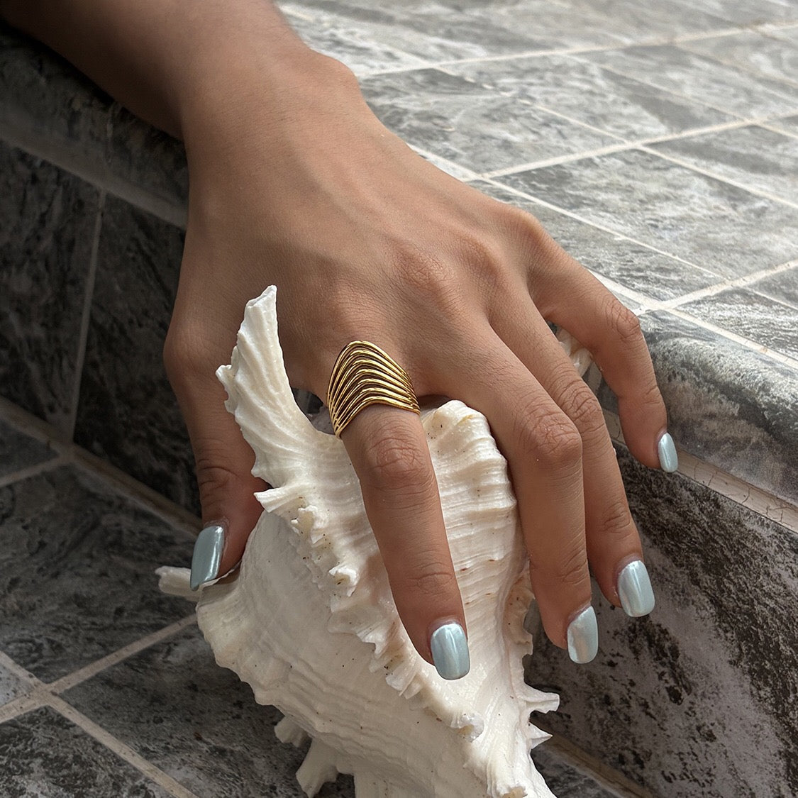 18K Gold Linear Muse Geometric Statement Ring