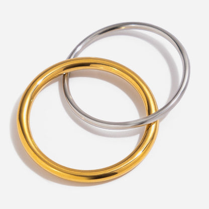 18K Gold and Silver Two Tone Intertwine Multiple Linked Trinity Ring Stack
