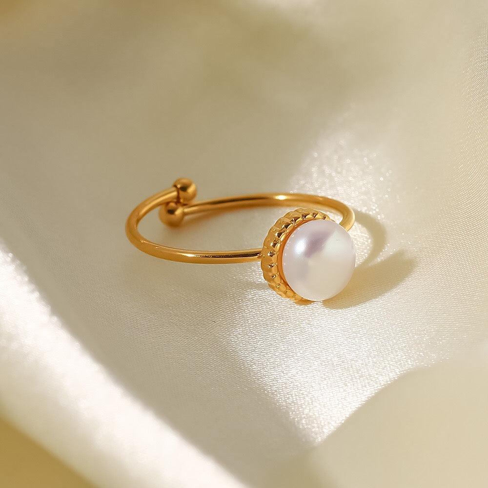 18K Gold Classic Pearl Ring