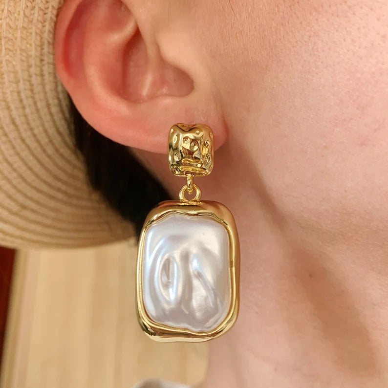 18K Gold Baroque Pearl Dangle Earrings