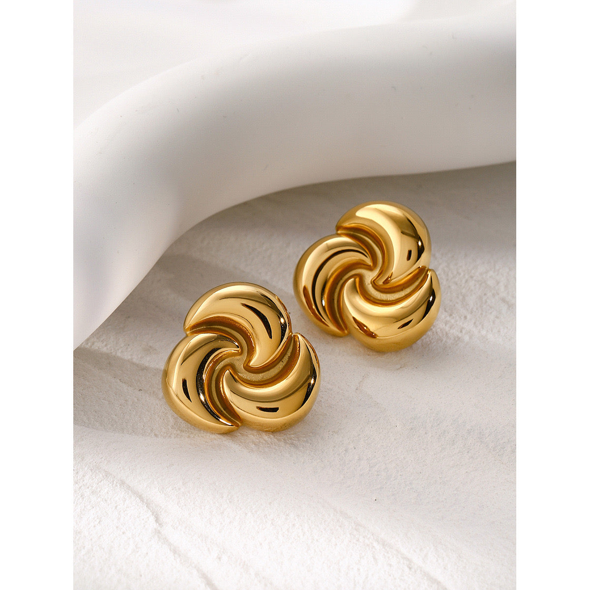 18K Gold Geometric Flower Statement Stud Earrings