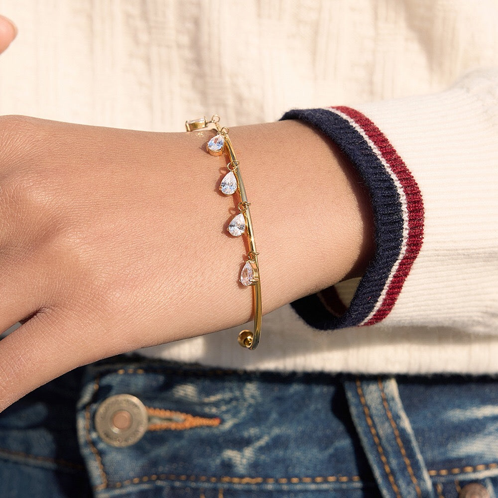 18K Gold Golden Tease Bangle Cuff Bracelet