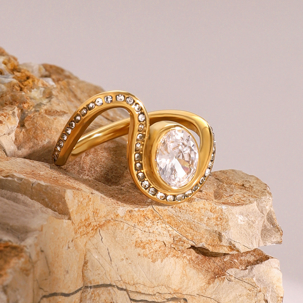 18K Gold Unique Flow Forever Jewel Statement Ring