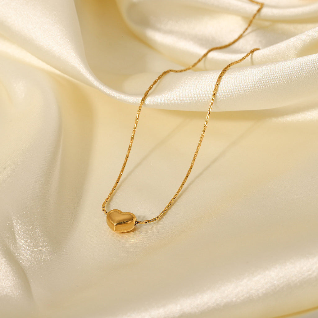 18K Gold Dainty Heart Pendant Necklace