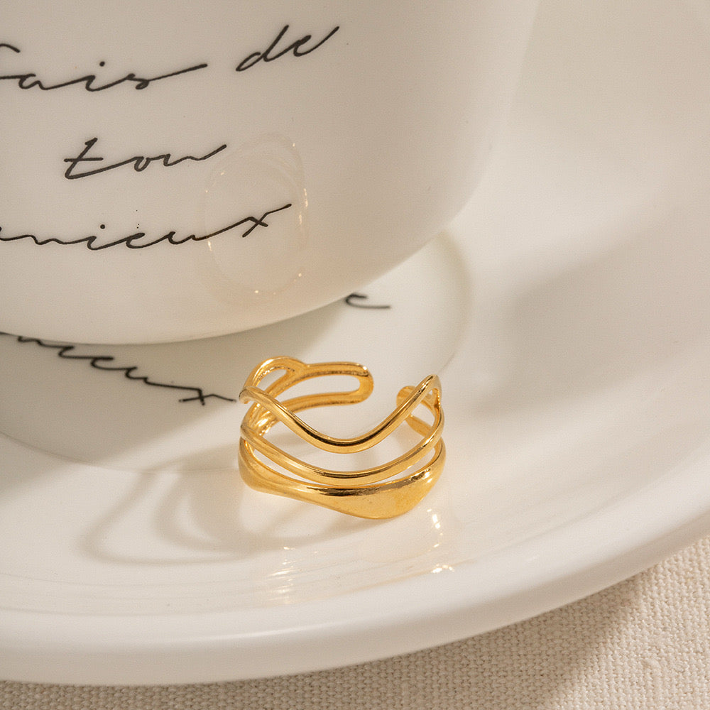 18K Gold Free Spirit Wave Band Ring