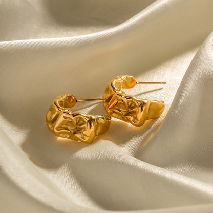 18K Gold Chic Design Small Hoop Huggie Earrings