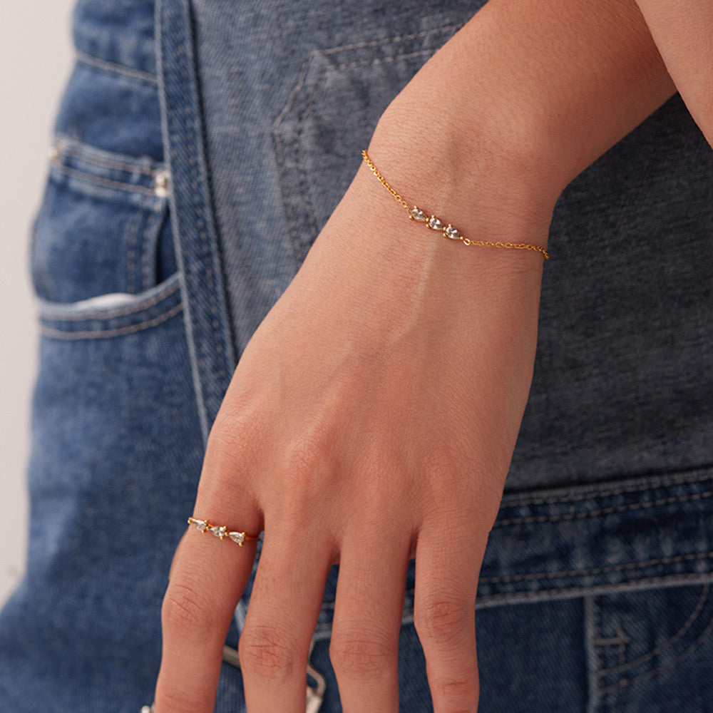 Bling Arrow Gold Bracelet